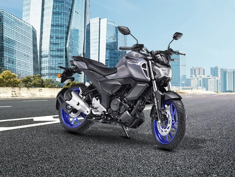 Yamaha FZS FI V4 New